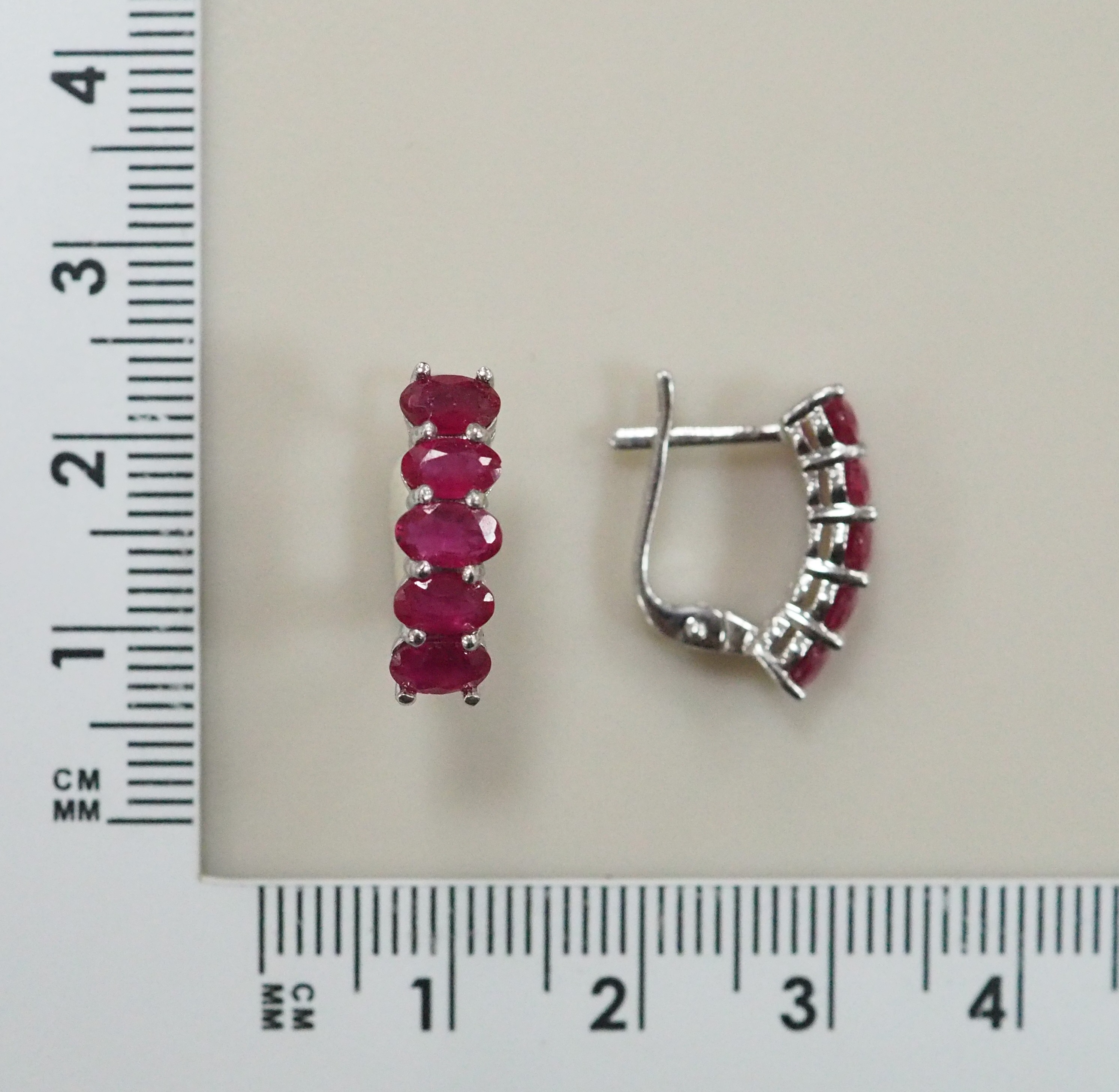 Серебряные серьги с рубинами